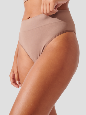 Kit com 6 Calcinhas Biquíni Cintura Alta Canelado Sem Costura Premium Marrom Cacau - R$59,98 cada