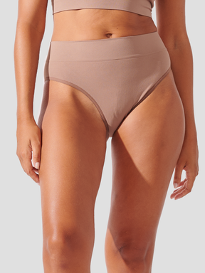 Kit com 10 Calcinhas Biquíni Cintura Alta Canelado Sem Costura Premium Marrom Cacau - R$47,90 cada