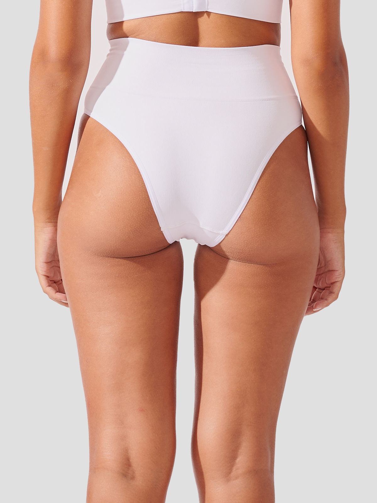 Kit com 3 Calcinhas Biquíni Redutora Canelado Sem Costura Premium Branco - R$76,63 cada