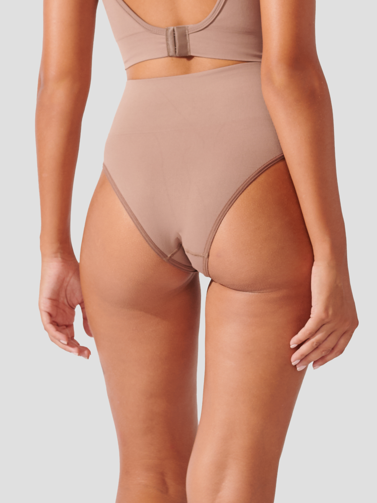 Kit com 10 Calcinhas Biquíni Redutora Canelado Sem Costura Premium Marrom Cacau - R$53,90 cada