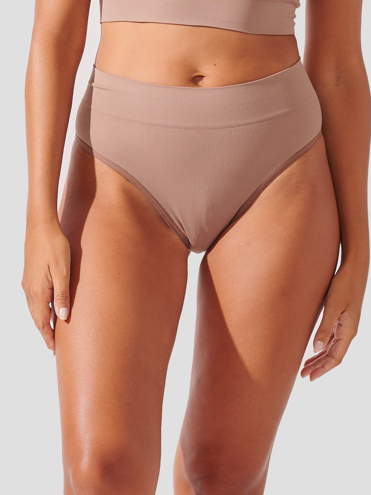 Kit com 3 Calcinhas Fio Dental Cintura Alta Canelado Sem Costura Premium Marrom Cacau - R$68,30 cada