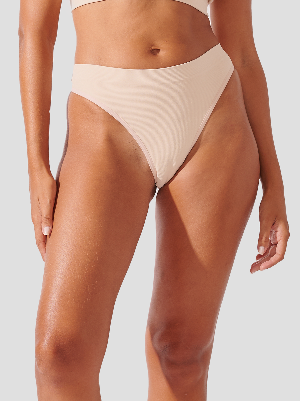 Kit com 6 Calcinhas Fio Dental Canelado Sem Costura Premium Bege - R$51,65 cada