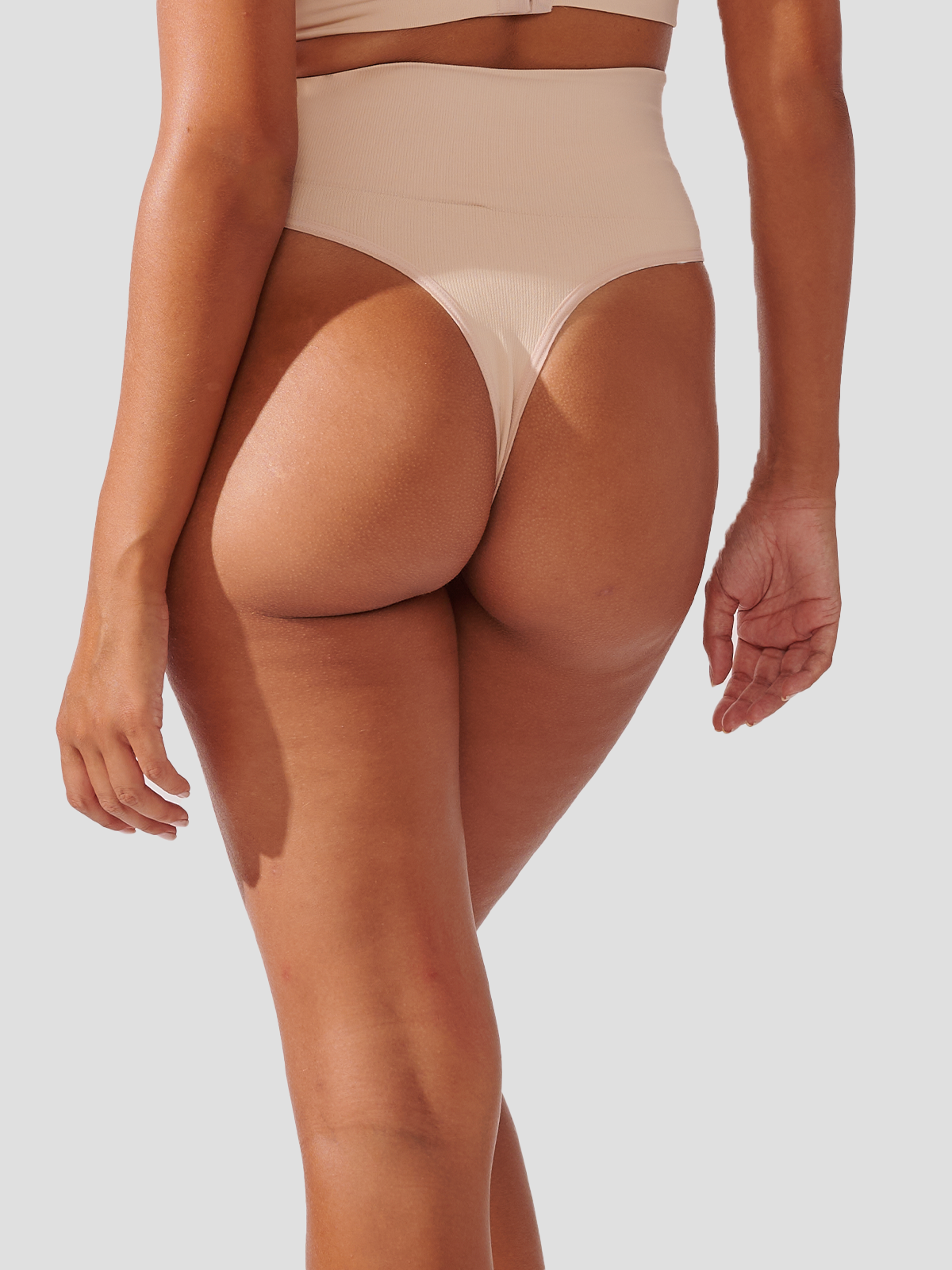 Kit com 6 Calcinhas Fio Dental Redutora Canelado Sem Costura Premium Bege - R$68,32 cada