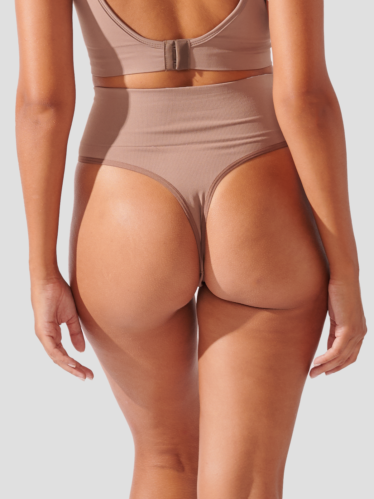 Kit com 10 Calcinhas Fio Dental Redutora Canelado Sem Costura Premium Marrom Cacau - R$53,90 cada