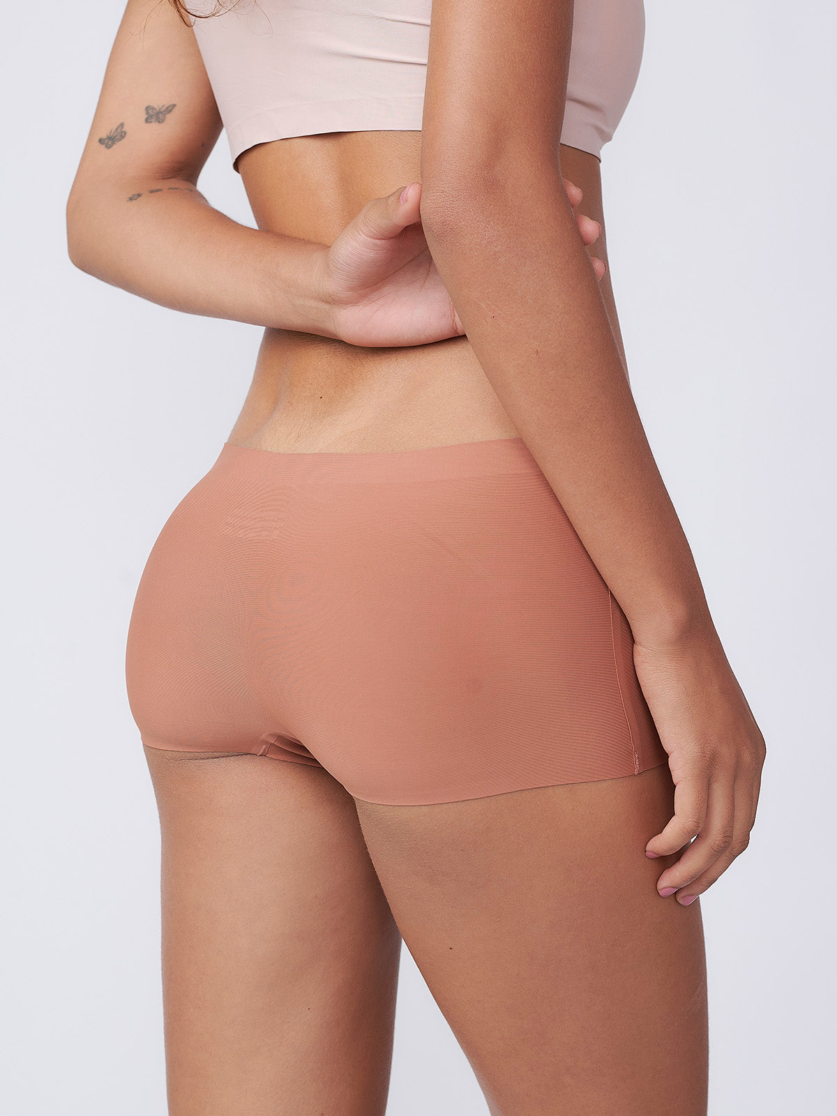 Kit com 3 Calcinhas Boxer Boyshort Sem Costura Segunda Pele Marrom Cacau - R$53,63 cada