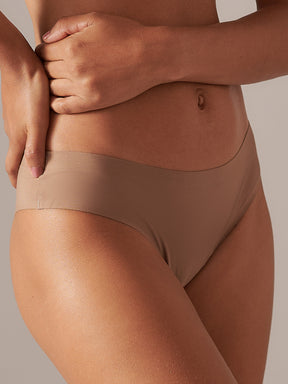 Kit com 6 Calcinhas Biquíni Sem Costura Segunda Pele (3 Marrom Cacau e 3 Branco) - R$20,82 cada