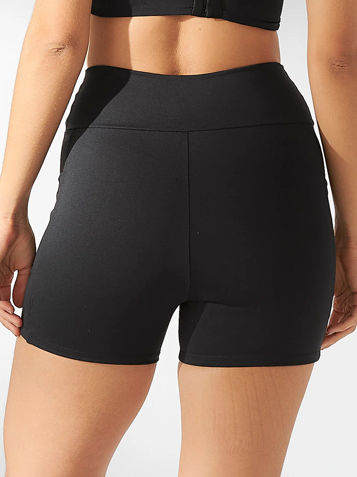 Conjunto Top Fitness Preto + Shorts Cós Transpassado Preto
